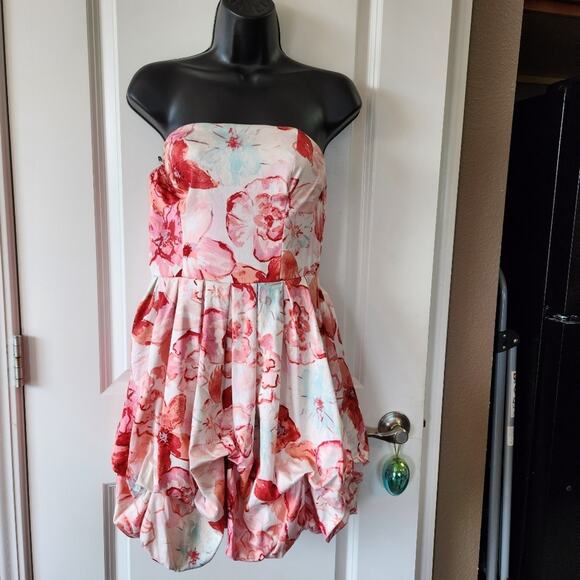 CHARLOTTE RUSSE Strapless Pink Red Cream Floral Bubble Hem Dress Womens Medium M - Picture 1 of 8